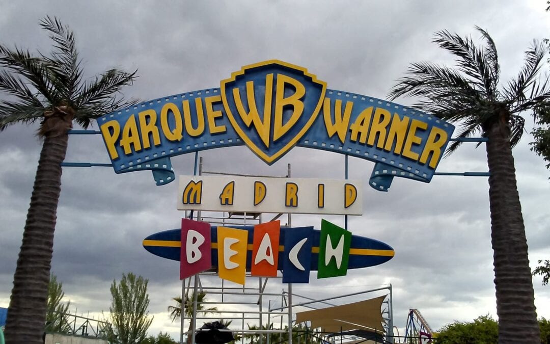 Logo corpóreo del Parque Warner